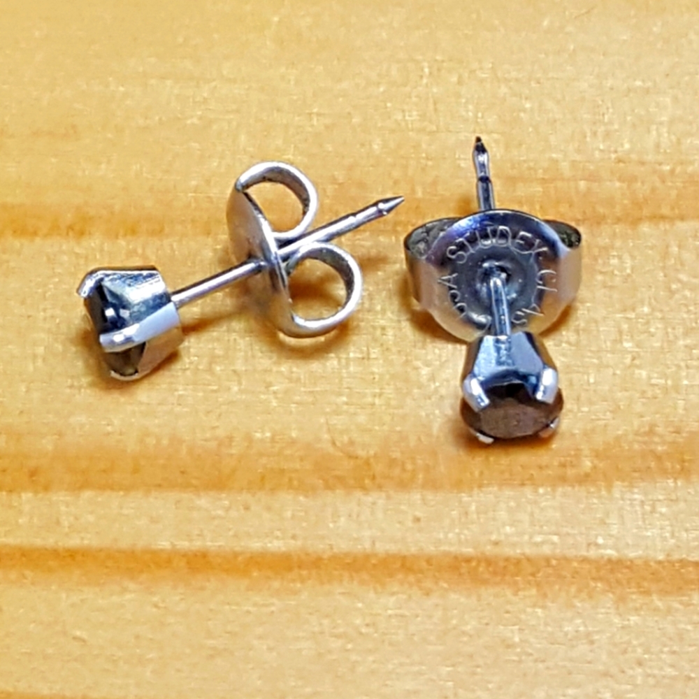 Ear Piercing Stud, Stainles Steel 4MM Cubic Zirconia Black (SYSTEM 75)